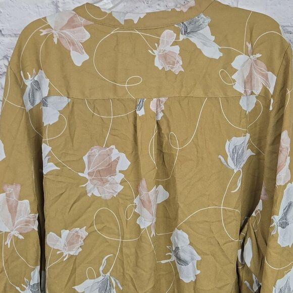Ava & Viv Women's 4X Plus Floral V Neck Blouse Butter Yellow Boho Peasant Top - Picture 12 of 12